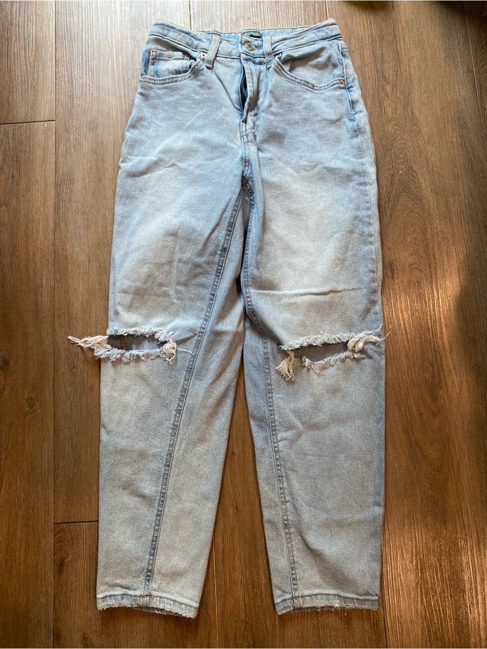 Wild Fable Light Wash Distressed Super High Rise Tapered Mom Jeans Sz 2
